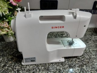 Máquina de coser Singer M1155