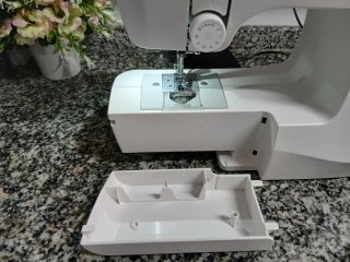 Máquina de coser Singer M1155