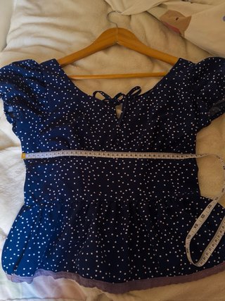Top azul marino lunares mangas abullonadas