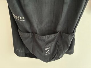 Maillot GOBIK PHANTOM, talla M, color negro.