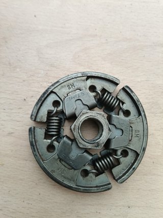 Embrague y piñón motosierra Stihl 023