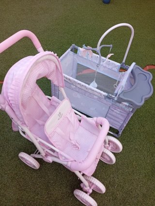 Cuna y carrito doble de muñecos