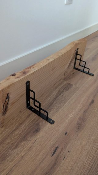 Balda madera maciza con soportes metálicos