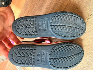 Sandalias Crocs niño/a J2 (33-34) azul/rojo