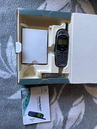 Teléfonos varios ,mandos,etc...