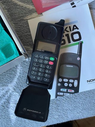 Teléfonos varios ,mandos,etc...