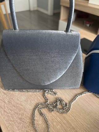Lote gorra Guess,bolso pequeño Gris y Neceser Azul