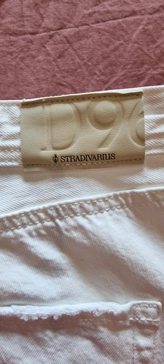 Jeans bianchi Stradivarius taglia 42
