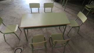 Mesa y  Sillas Escolares Verdes