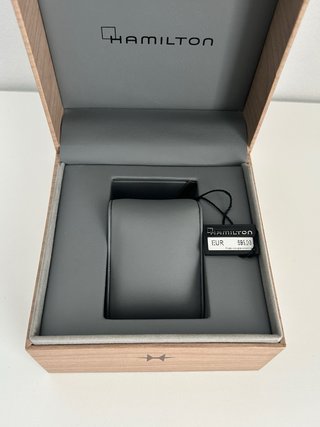 Caja de reloj Hamilton de madera