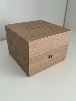 Caja de reloj Hamilton de madera