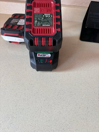 Taladro Percutor Parkside y caladora 20V 4.0Ah