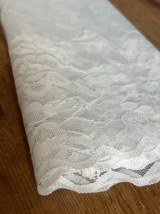 Pañuelo de cuello de encaje blanco