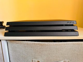 PS4 Pro 1TB y Mando Con 6 Juegos