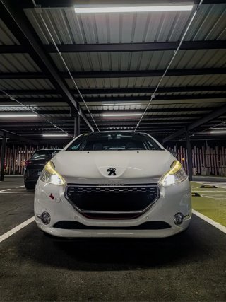 Peugeot 208 2013