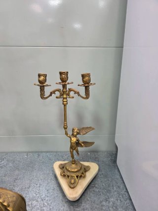 Conjunto Reloj y Candelabros Ángeles Dorado