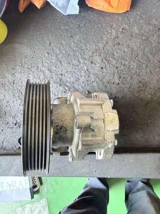 Bomba de direccion Motor 1.9TDI