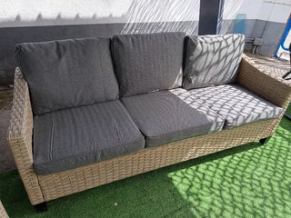 Conjunto Terraza Mimbre y Tela