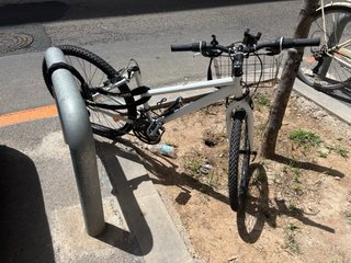 Bicicleta Blanca con Accesorios