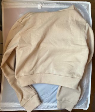 Chaqueta con cremallera color crema
