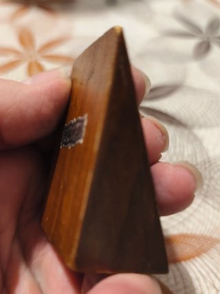 Pequeño Crucifijo de Plata Ley sobre madera