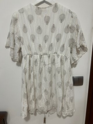 Vestido blanco corto manga mariposa