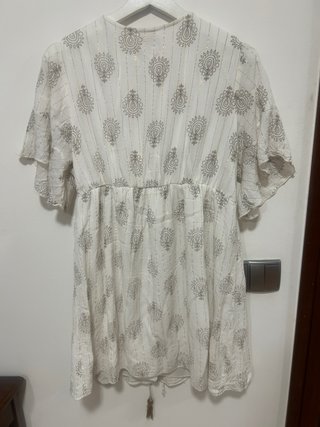 Vestido blanco corto manga mariposa