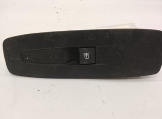 Mando elevalunas renault 809605274r megane 1568