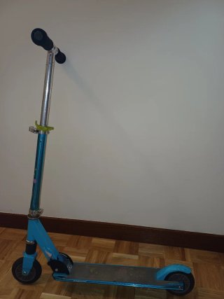 Patinete infantil azul