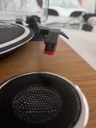 Tocadiscos Inves con altavoces integrados