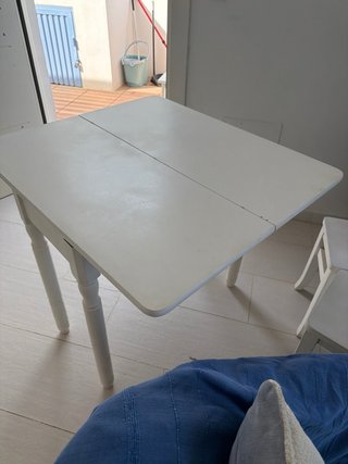 Mesa de madera blanca con cajón Zona San Jose