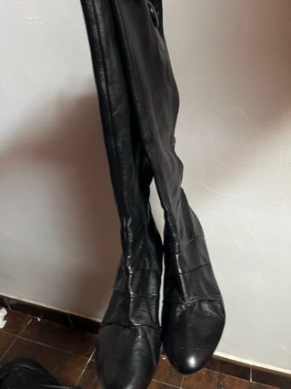 Stivali alti con tacco nero