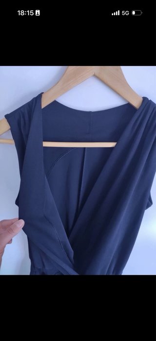 Elegante traje negro Made in Italy