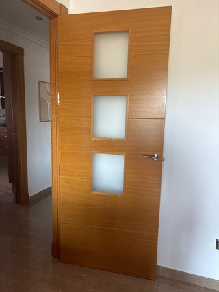 Puerta madera roble con 3 cristales