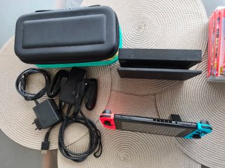 Nintendo Switch Azul/Rojo + Accesorios 7 juegos