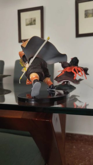 Figura Zenitsu Kimetsu no Yaiba