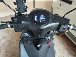 Zeway Swapper X+ Eléctrica 125cc moto scooter