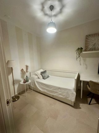 Alquilo apartmento temporada escolar en Cádiz.
