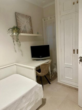 Alquilo apartmento temporada escolar en Cádiz.