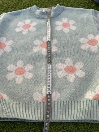 Jersey C&A flores Talla 10 (140cm)