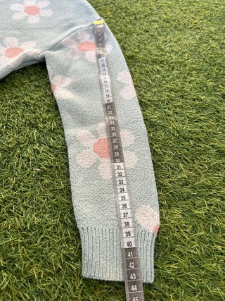 Jersey C&A flores Talla 10 (140cm)