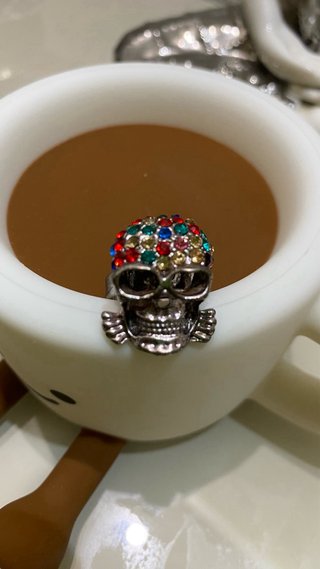 Anillo Calavera con Cristales Multicolor