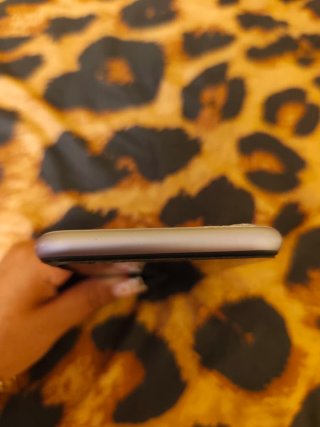IPHONE 11 MALVA (PIEZAS/REPARAR) + FUNDA