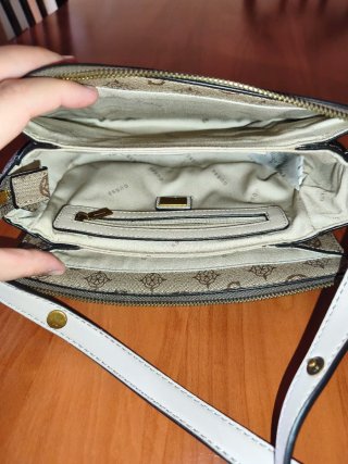 Bolso Guess Beige