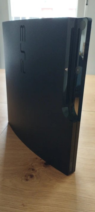 Pacchetto PS3 320GB con giochi e controller