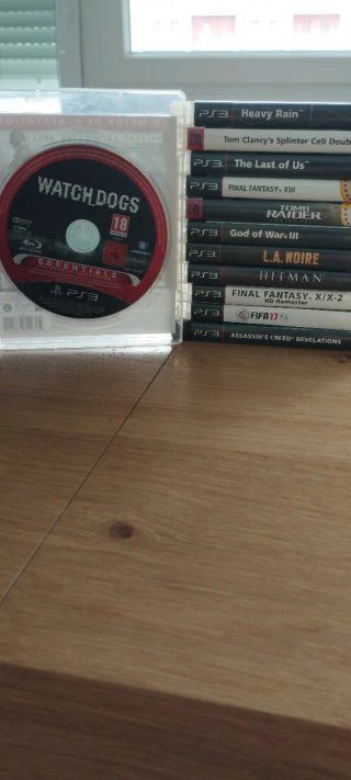 Pacchetto PS3 320GB con giochi e controller