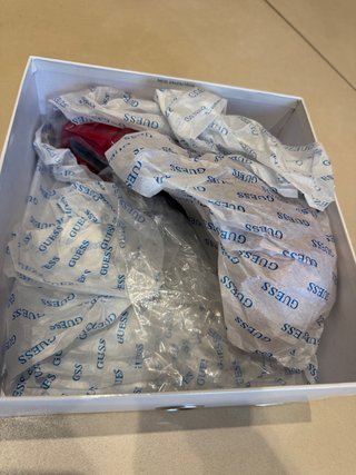 Scarpe Guess rosse con fiocco