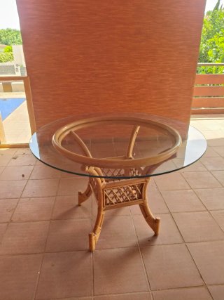 Mesa jardín de cristal y bambú