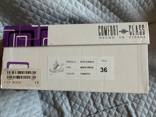 Zapatos de mujer marrones con cremallera