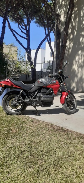 BMW K75 Naked Roja y Negra